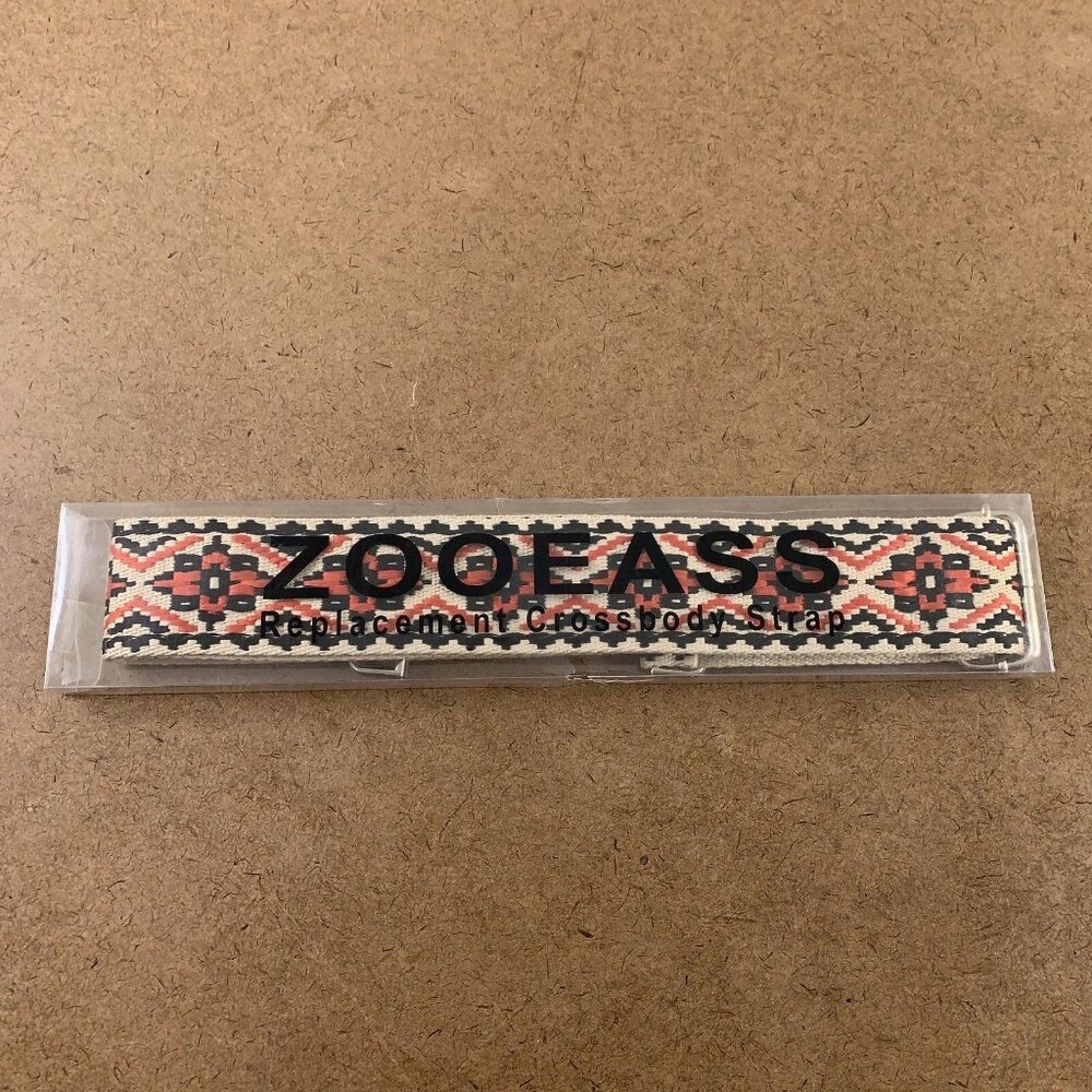 NWT ZOOEASS Nickel Buckles Wide Shoulder / Crossbody Strap